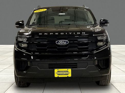 Certified 2025 Ford Expedition Max Active AWD/4WD image 3