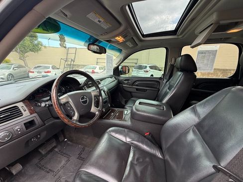 Used 2011 GMC Yukon Denali AWD/4WD image 22