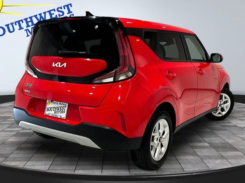 Used 2025 Kia Soul LX w/ LX Technology Package FWD image 7