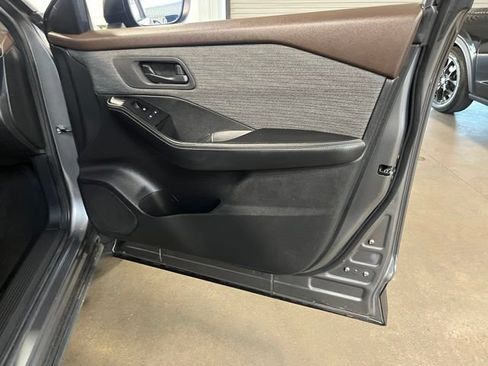 Used 2021 Nissan Rogue S FWD image 13