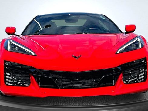Used 2024 Chevrolet Corvette Z06 RWD image 3