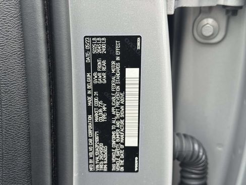 Certified 2023 Volvo XC40 B5 Ultimate w/ Protection Package Premier AWD/4WD image 19