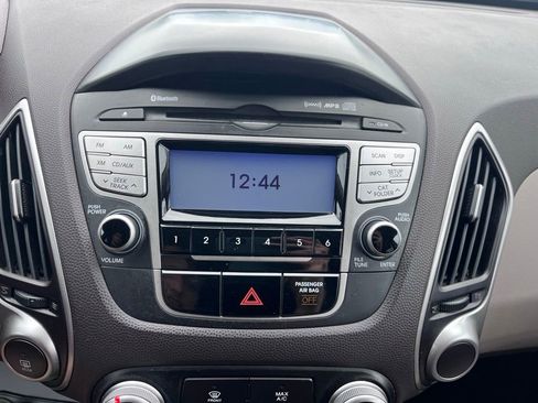 Used 2010 Hyundai Tucson GLS w/ Popular Equipment Pkg 2 FWD image 13