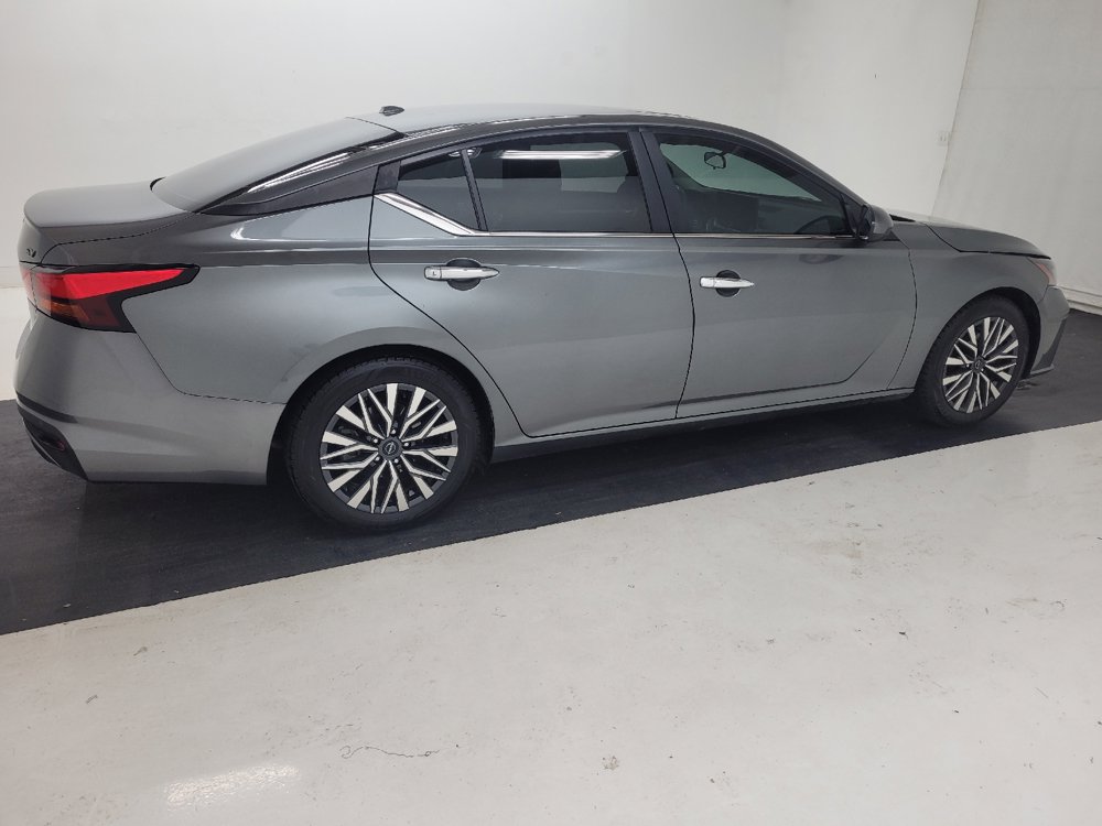 Used 2023 Nissan Altima 2.5 SV w/ SV Premium Package FWD image 10