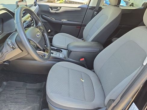 Used 2022 Ford Escape SE w/ SE Sport Appearance Package image 11