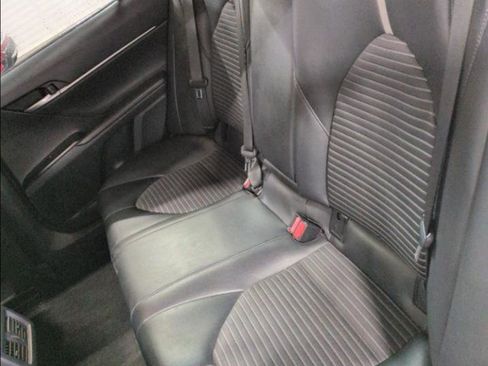 Used 2018 Toyota Camry SE w/ Audio Package image 6