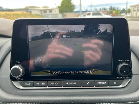 Used 2023 Nissan Rogue SV FWD image 23