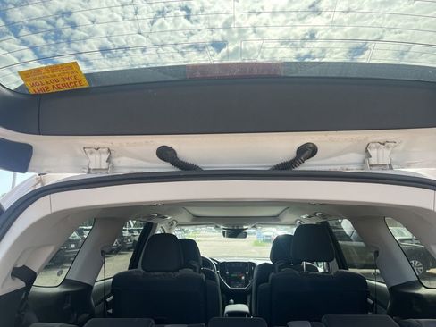 Used 2023 Subaru Ascent Onyx Edition AWD/4WD image 9
