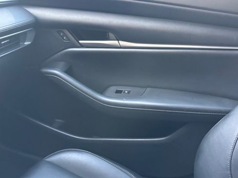 Used 2021 MAZDA MAZDA3 s image 30