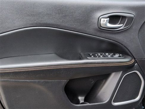 Used 2018 Jeep Compass Limited image 14