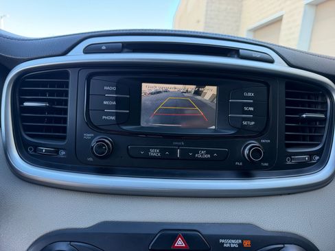 Used 2017 Kia Sorento LX FWD image 29