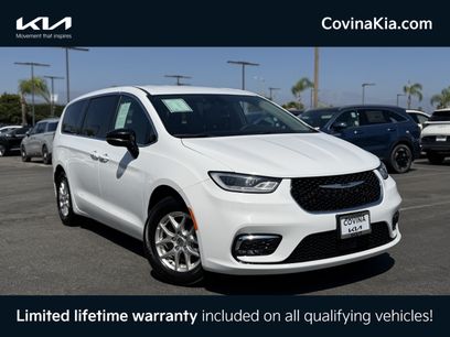 Used 2024 Chrysler Pacifica Touring-L