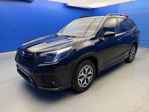 Certified 2024 Subaru Forester Premium AWD/4WD image 4