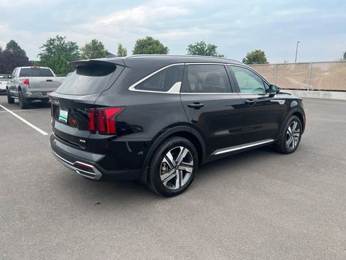 Used 2023 Kia Sorento EX AWD/4WD image 3