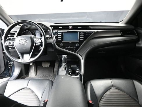 Used 2020 Toyota Camry SE image 23