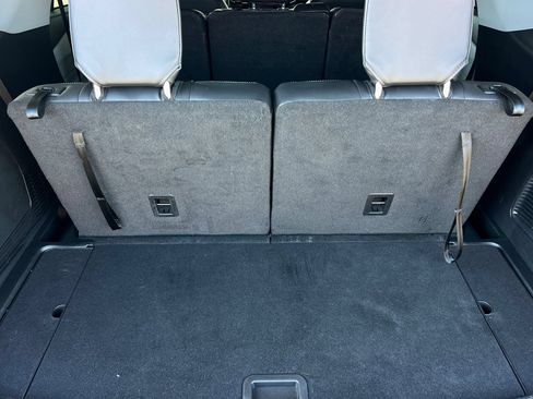 Used 2022 Ford Explorer XLT w/ Equipment Group 202A RWD image 19