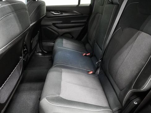 Certified 2025 Jeep Grand Cherokee Laredo w/ Luxury Tech Group I image 16