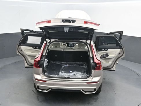 New 2026 Volvo XC60 B5 Ultra w/ Protection Package Premier AWD/4WD image 40