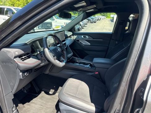 Used 2025 Ford Explorer ST AWD/4WD image 11