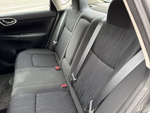 Used 2019 Nissan Sentra SV FWD image 13