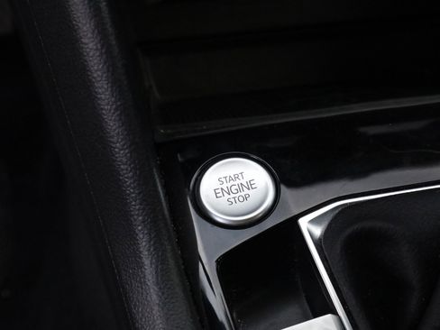 Used 2024 Volkswagen Taos SE image 11