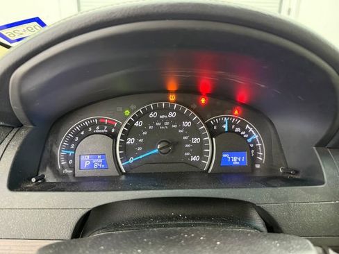 Used 2015 Toyota Camry LE FWD image 12