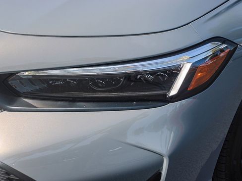 Used 2025 Honda Civic Sport image 5