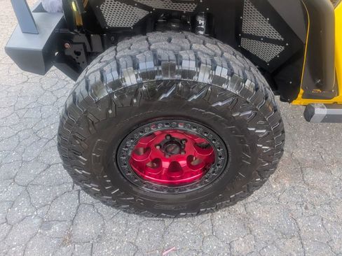 Used 2020 Jeep Wrangler Unlimited Rubicon w/ Dual Top Group AWD/4WD image 7