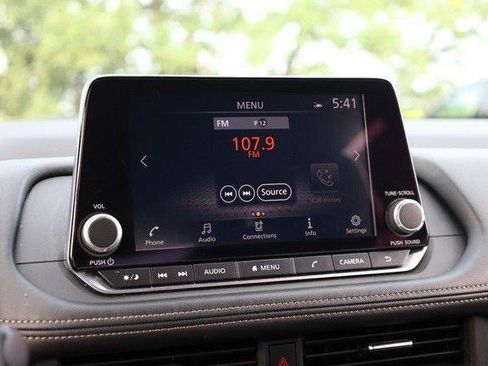 Used 2025 Nissan Rogue SV AWD/4WD image 11