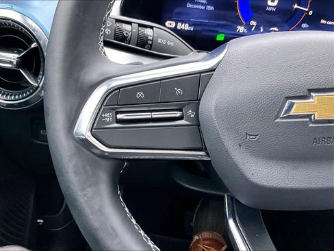 Used 2025 Chevrolet Equinox EV LT image 22