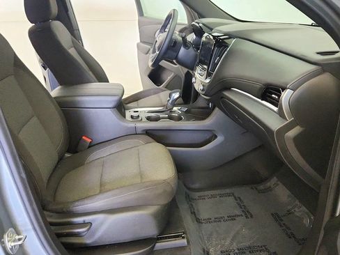Used 2023 Chevrolet Traverse LT FWD image 29