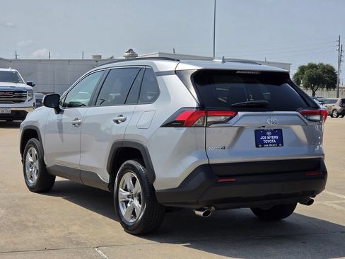 Used 2025 Toyota RAV4 XLE FWD image 7