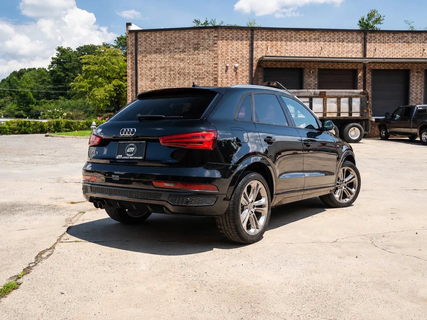 Used 2018 Audi Q3 2.0T Premium FWD image 2