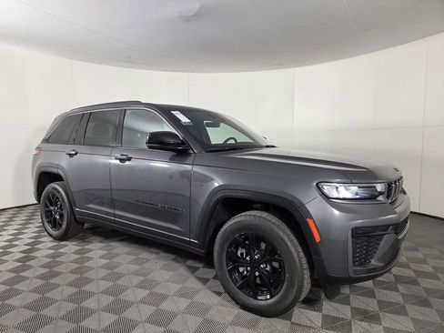 New 2026 Jeep Grand Cherokee Altitude RWD image 2