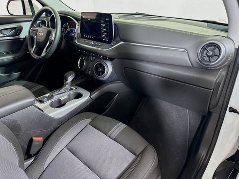 Certified 2025 Chevrolet Blazer LT FWD image 27