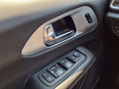 New 2026 Chrysler Pacifica Limited w/ S Appearance Package FWD image 17