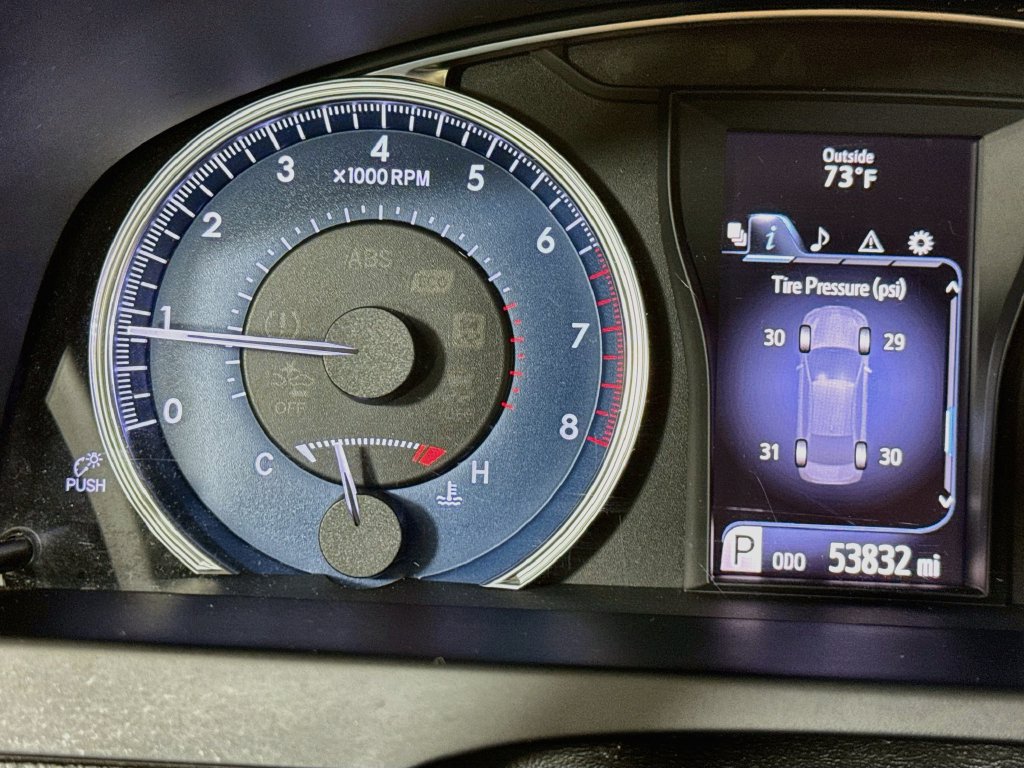 Used 2015 Toyota Camry XLE FWD image 14