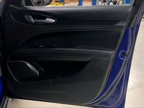 Used 2022 Alfa Romeo Stelvio Sprint image 21