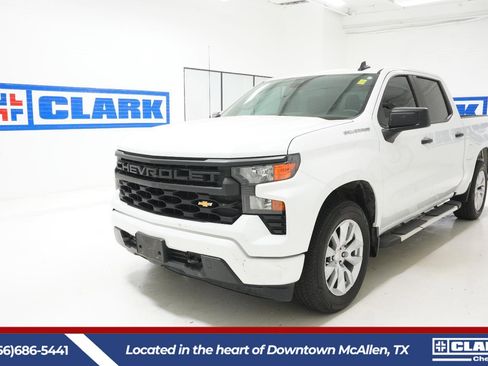 Used 2024 Chevrolet Silverado 1500 Custom image 1
