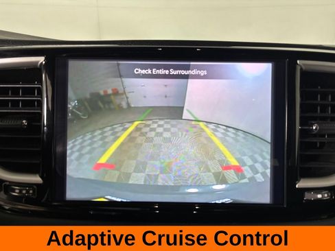 Used 2025 Chrysler Pacifica Select FWD image 18