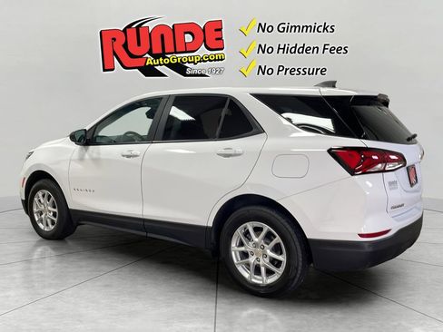 Used 2024 Chevrolet Equinox LS w/ LS Convenience Package AWD/4WD image 4