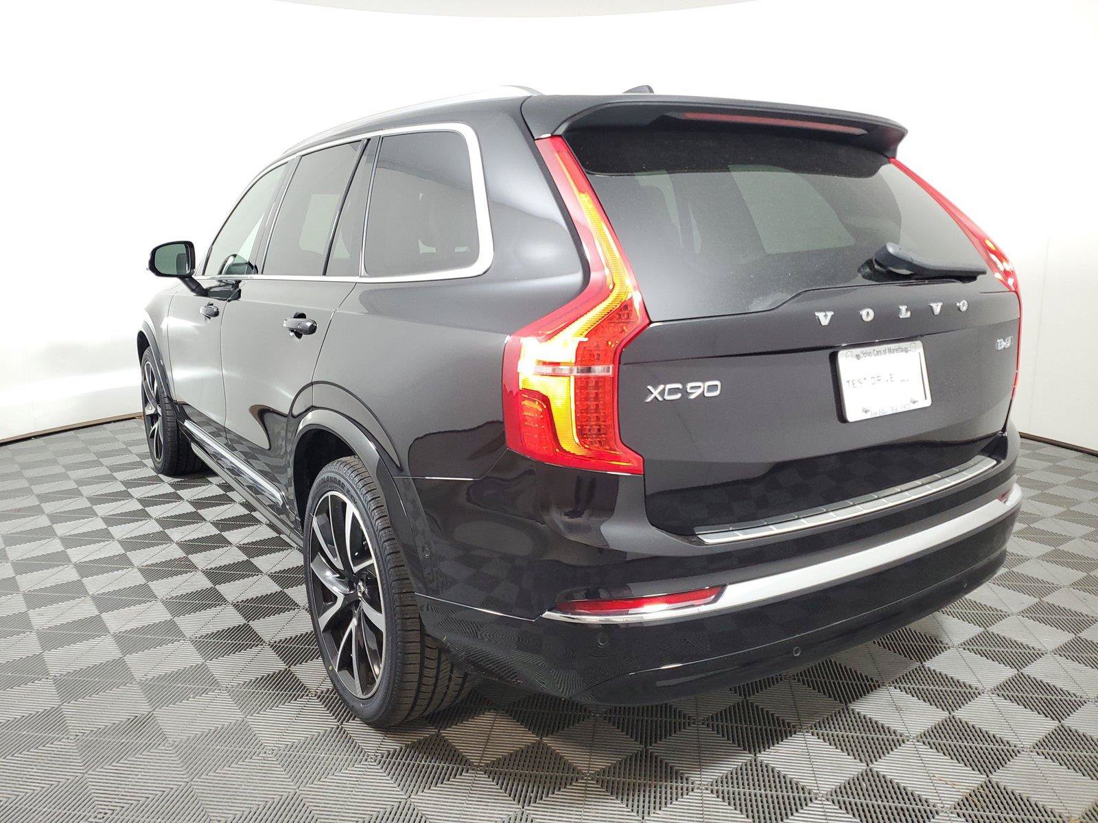 Certified 2023 Volvo XC90 B6 Plus w/ Protection Package Premier AWD/4WD image 4