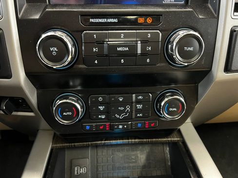 Used 2020 Ford F250 Lariat w/ Lariat Ultimate Package image 22