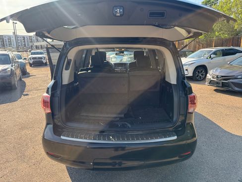 Used 2013 INFINITI QX56 4WD w/ Deluxe Touring Pkg image 34