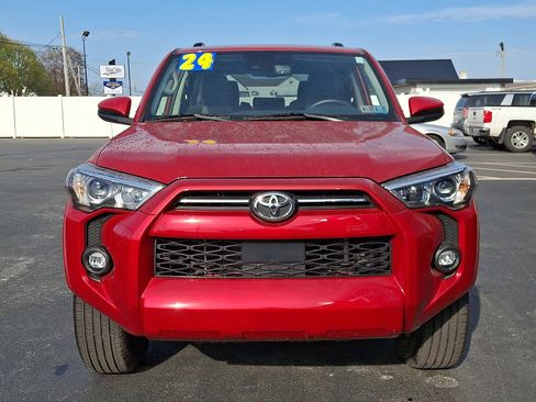 Used 2024 Toyota 4Runner SR5 AWD/4WD image 2