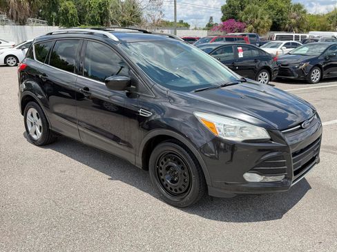 Used 2015 Ford Escape SE FWD image 3