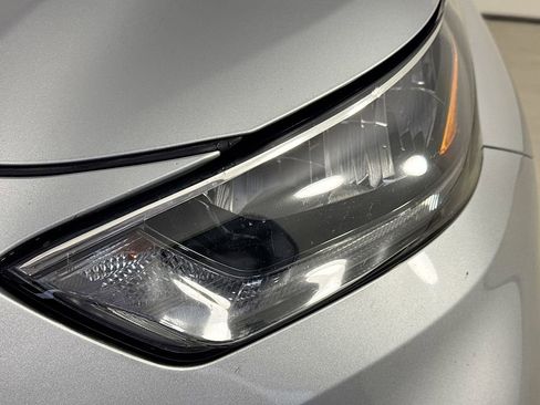 Used 2020 Toyota Highlander XLE FWD image 39