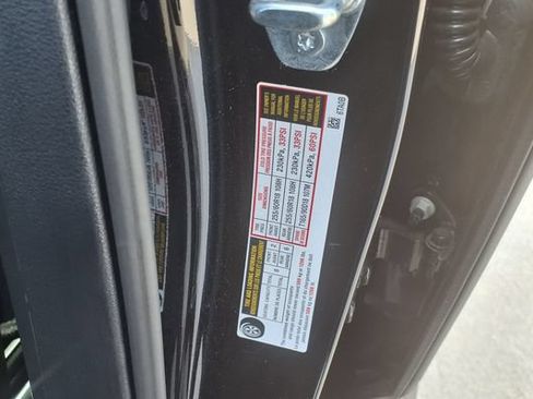 Used 2025 Nissan Pathfinder SV FWD image 33
