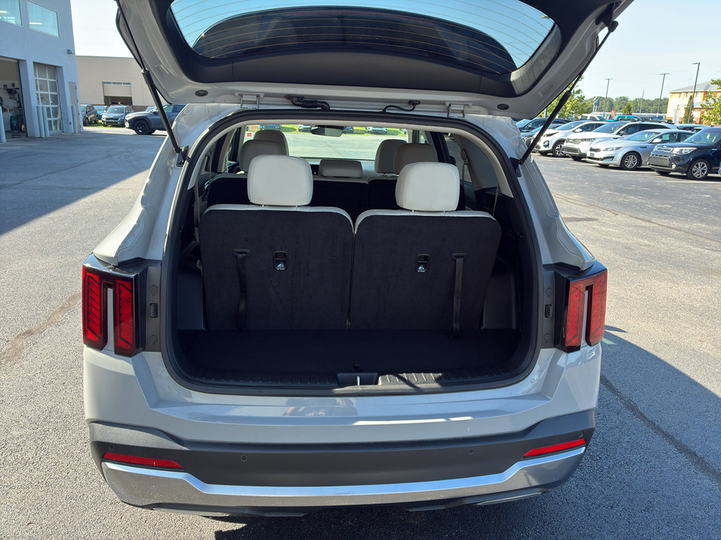 Used 2025 Kia Sorento S w/ Panoramic Sunroof Package AWD/4WD image 9