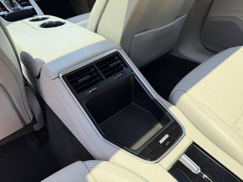 Used 2023 Porsche Panamera RWD image 18